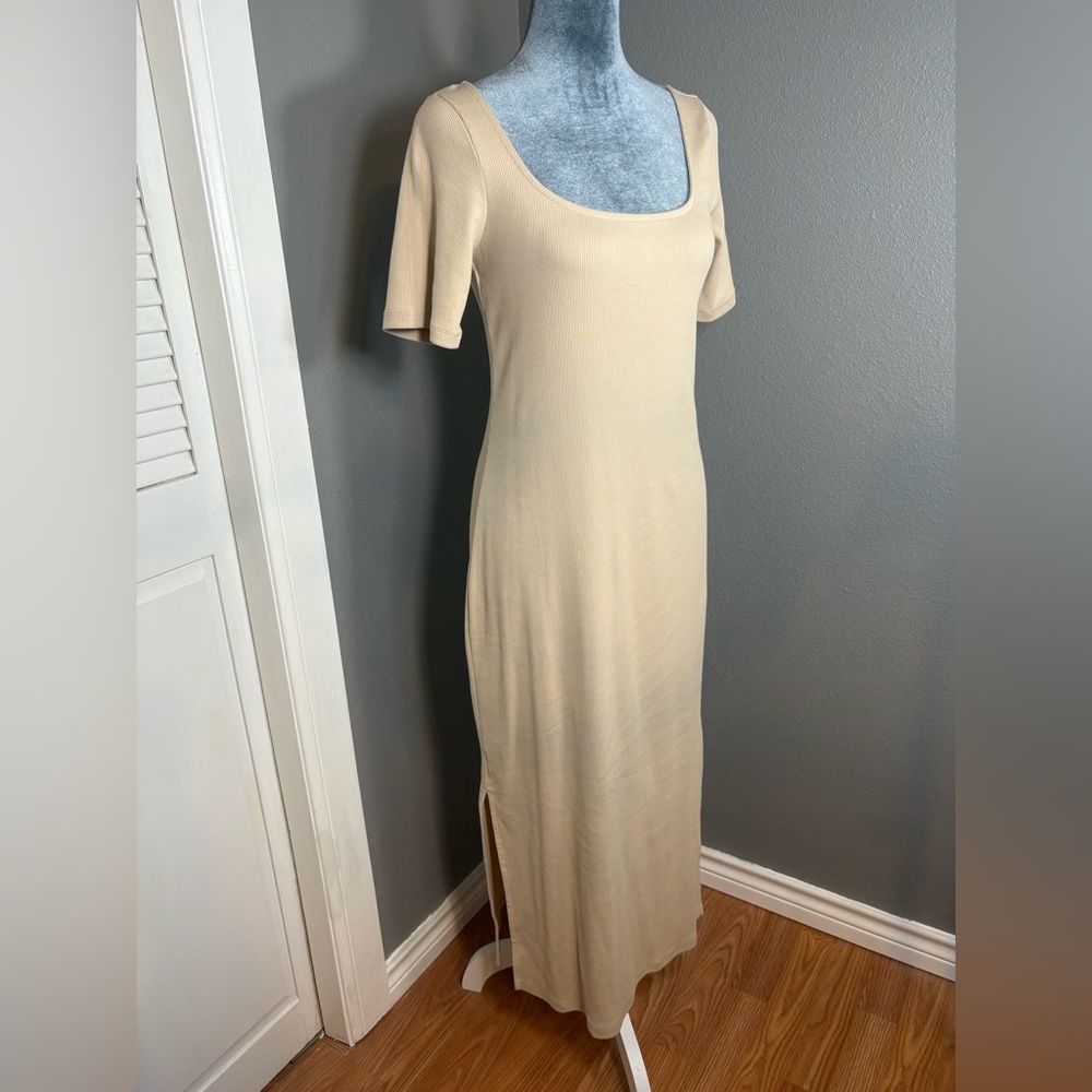 NWT Old Navy Beige Scoop Neck Fitted Ribbed Knit Midi Dress Size M - Picture 4 of 10
